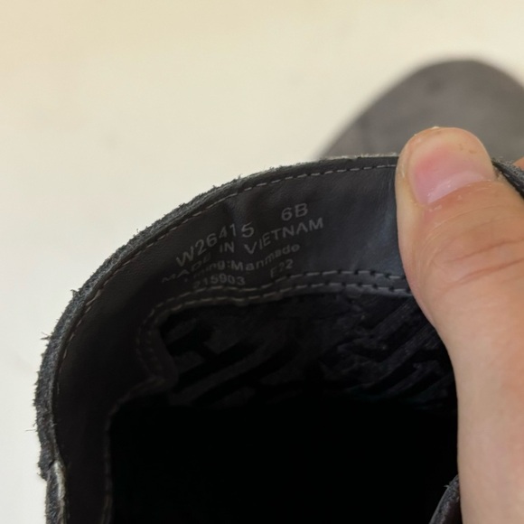 Cole Haan River Chelsea‎ Bootie Sz 6B Suede - Picture 10 of 10